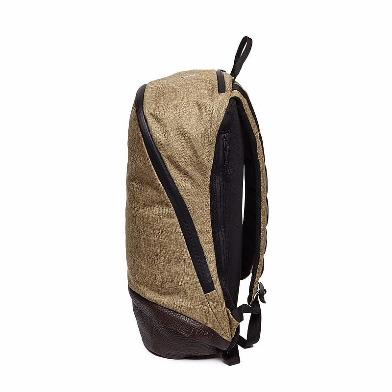 【草原棕 Savana】Helinox T.E.R.G. Daypack 背包